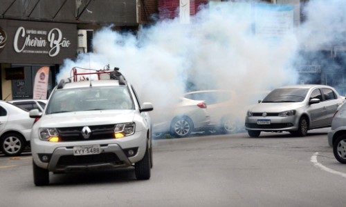 Barra Mansa continua combate a pernilongos através de carro fumacê